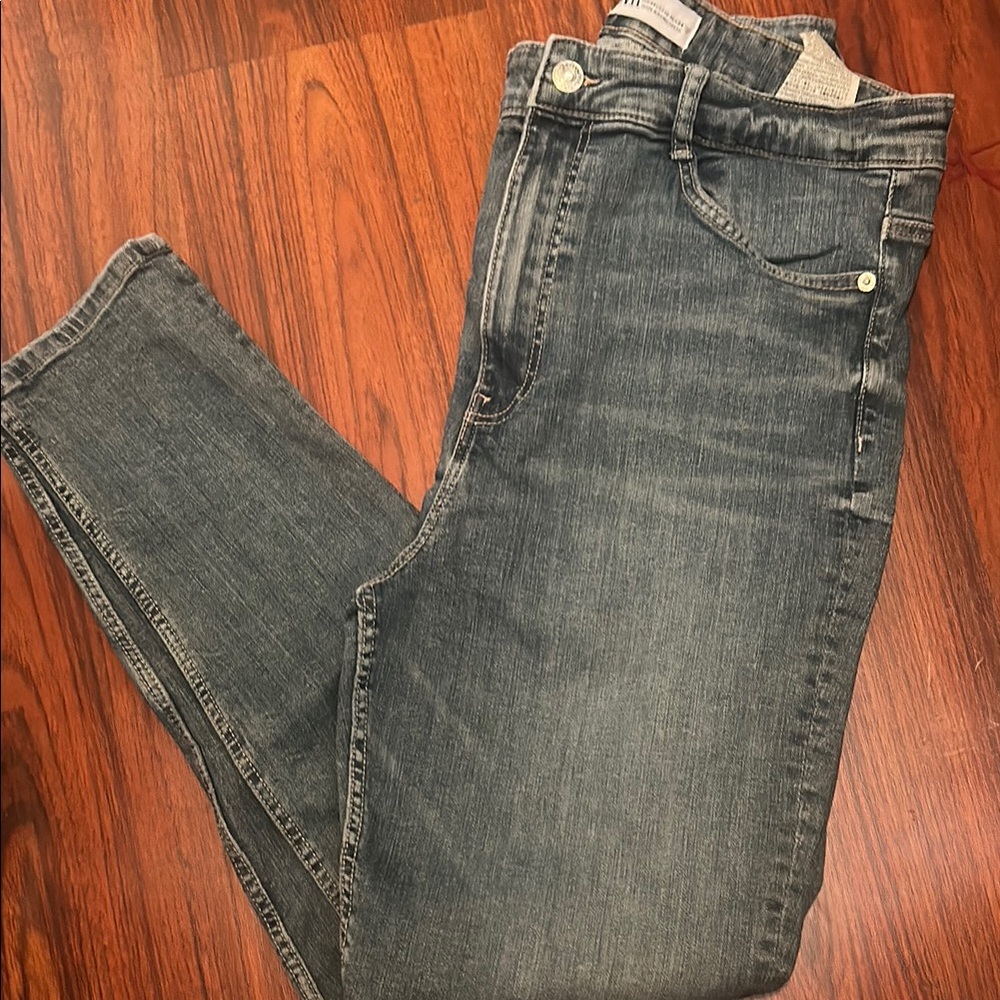 Zara Gray Skinny Jeans with Distressed Details